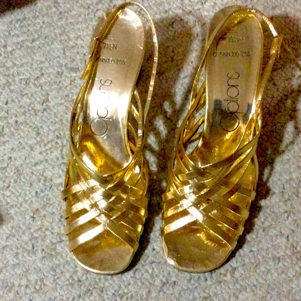 Bright Gold Shoes by Options from Italy size 7.5